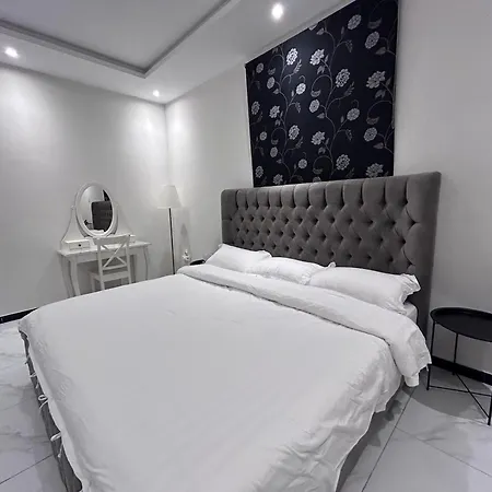 شقة اربع غرف نوم بصالة أنيقة Jeddah Exterior photo