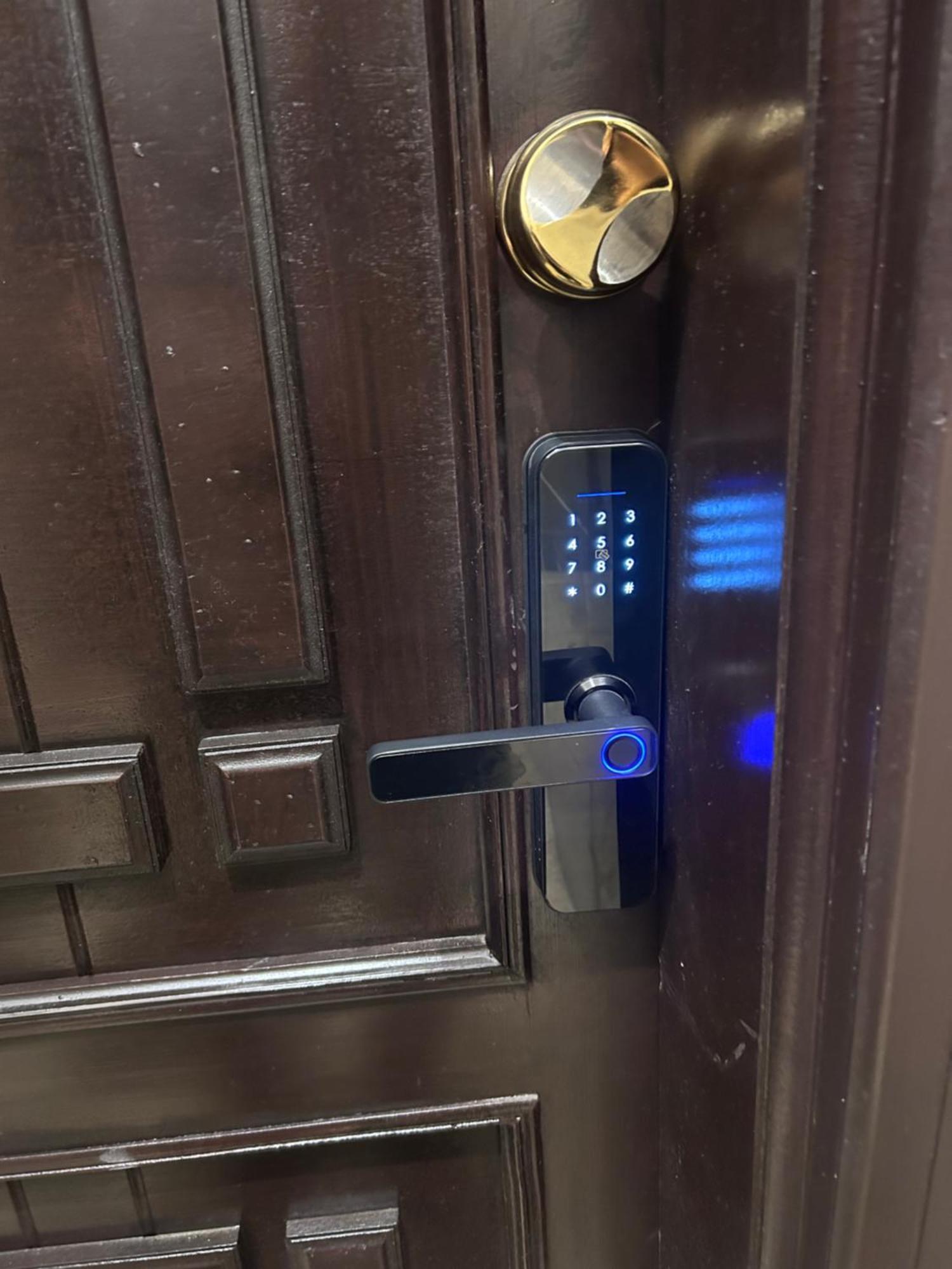 Apartment اربع غرف نوم بصالة أنيقة *