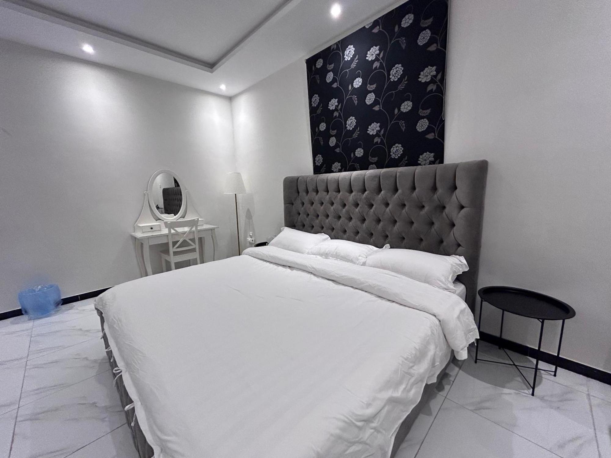 اربع غرف نوم بصالة أنيقة * Jeddah